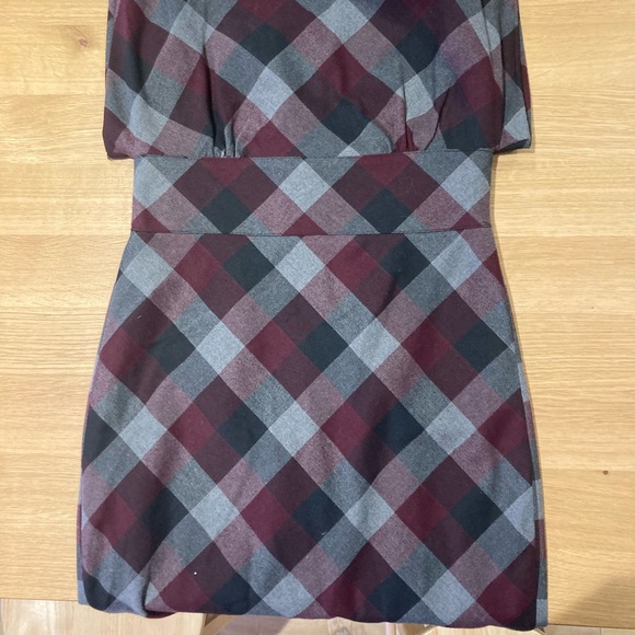 Beautiful dresses for sale - sizes 8 & 6. Selling each for $25 or all for $100. - Picture 2 of 5